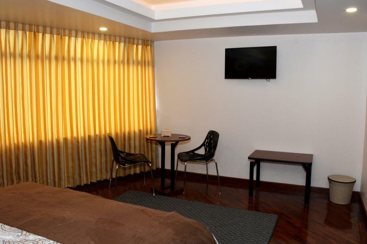 Los Angeles Stay Inn Quito Extérieur photo